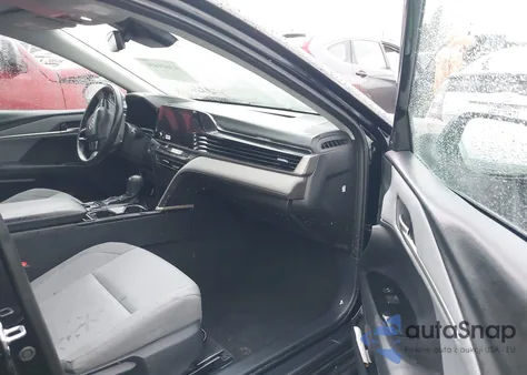 2025 Toyota Camry Le z USA, uszkodzony, nr VIN 4T1DBADK9SU016735